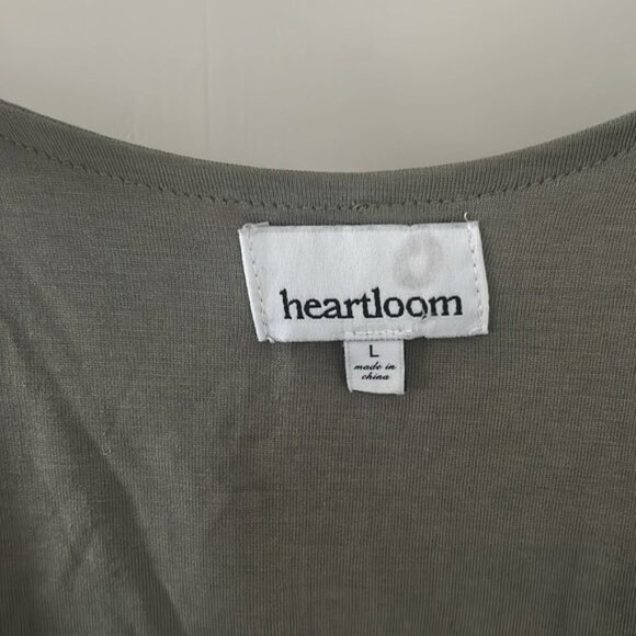 🎀HEARTLOOM large v neck wrap front sleeveless green top - Picture 5 of 9